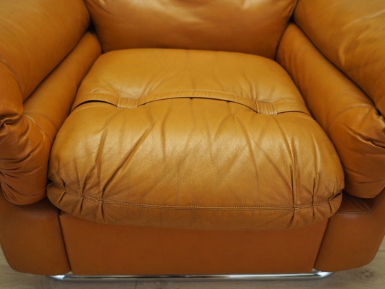 Image 1 of Fauteuil orange, design de l'âge de l'espace, années 1960, production : Italie
