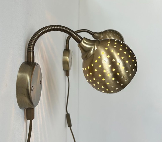 Image 1 of Coppia di applique d'epoca, ottone traforato, Svezia 1960