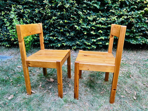 Image 1 of 2x Brutalistische Grenenhouten Eetkamerstoelen – Furusnickarn AB, Zweden 70s