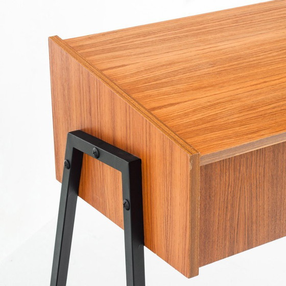 Console vintage en teck et fer laqué. Style scandinave. France, années 1960. – Iron, Wood (photo 10 of 12)