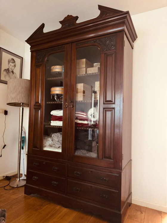 Mahogany Wooden display cabinet with glass and drawers, Brown, Klassiek (photo 3 of 12)