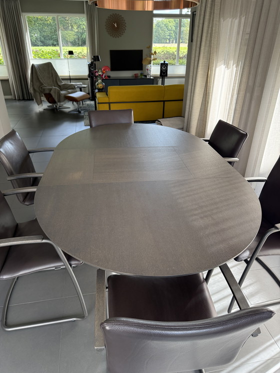 Image 1 of Tafel rond uitklapbaar tot ovaal . 125-150/ 125-215. In goede staat 