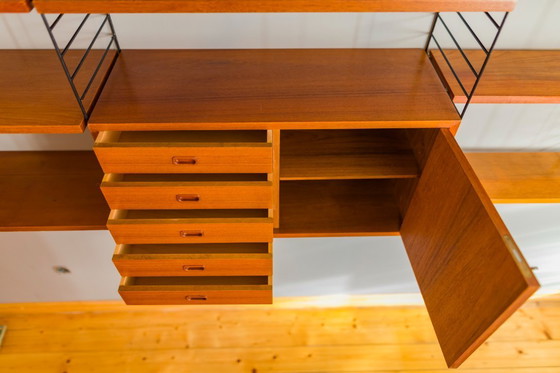 Image 1 of  Scaffale a parete modulare in teak di Nils Strinning per String, 1960