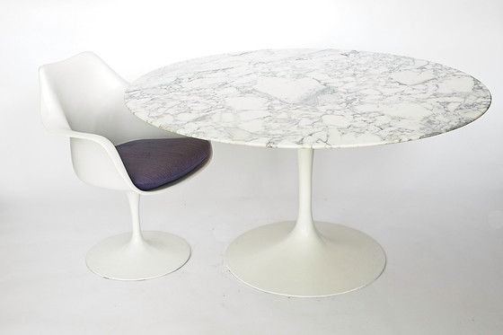 Image 1 of Knoll International, Eero Saarinen, eettafel met marmeren blad, jaren 1960