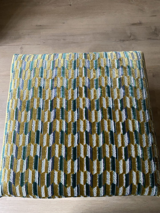 Pouf unico riciclato, velluto con motivo grafico, Ikea, Poggiapiedi e pouf, Legno, Multicolore (foto 7 di 10)