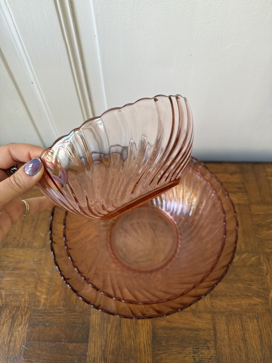 Image 1 of Set de 4 Ensaladeras de Cristal Rosa