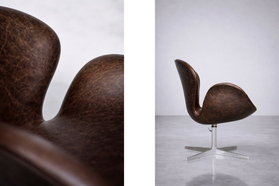 Image 1 of Poltrona Swan in pelle marrone danese vintage di metà secolo, realizzata da Arne Jacobsen per Fritz Hansen, 1958
