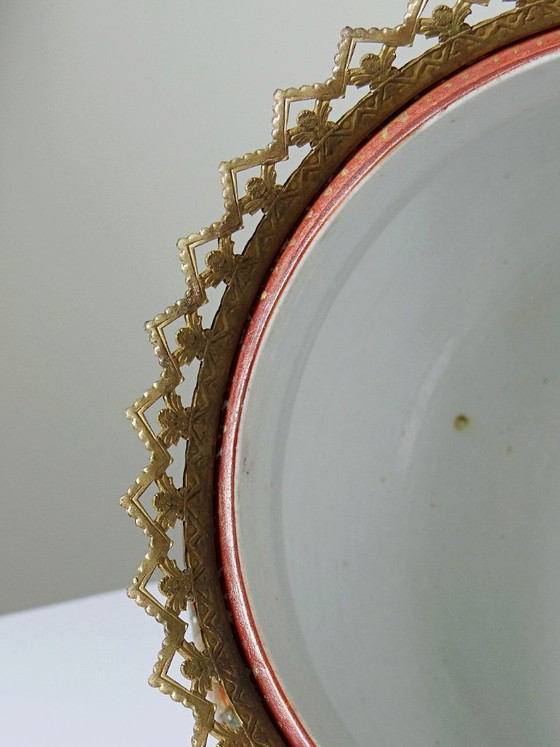 Image 1 of Japanse cachepot van Kutani-porselein en brons, Meiji-periode, 19e-20e eeuw.
