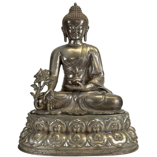 Bhaisajyaguru monumental de bronce plateado (Buda de la Medicina), tradición Newar, Valle de Katmandú para el Tíbet, ca. 1450–16