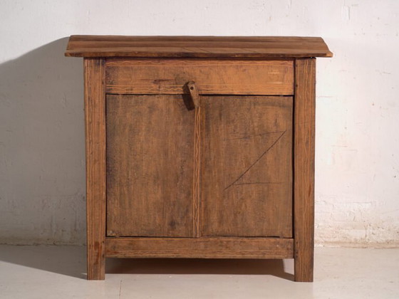 Ancien buffet bas en pin – Europe Centrale, circa 1870 (photo 28 of 40)