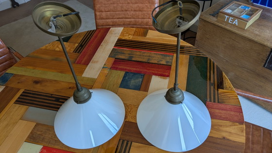 Image 1 of Deux suspensions identiques, abat-jour en verre opalin blanc, années 1920/1930