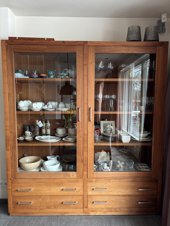 Image 1 of Servieskast notenhout