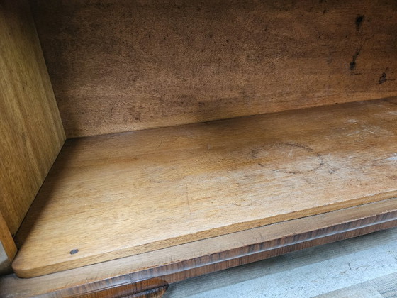 Vetrina francese Art Decò degli anni '40 in noce, Vetrine, Legno, Marrone (foto 24 di 28)