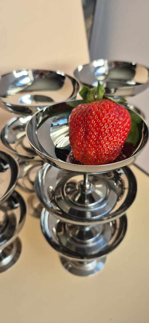 Set of 12 vintage stainless steel cups - 60s-70s