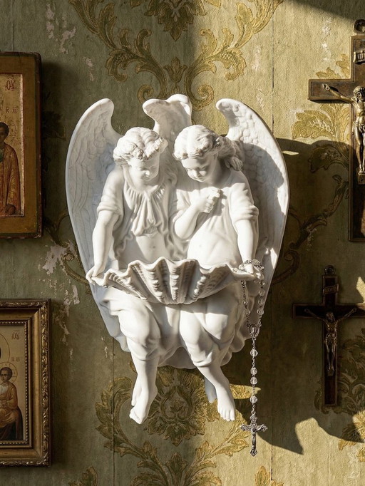 Feines Weihwasserbecken aus Biskuitporzellan mit zwei Engeln, antik, 1900–1930, Deutschland