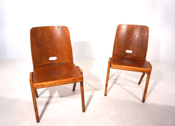 Image 1 of Set di due sedie da pranzo impilabili in compensato, 1960