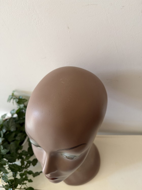1960s Sleek Window Dressing Head – Decorative Objects, Plastic (photo 8 of 9)