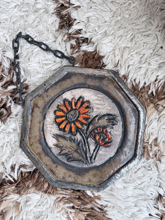 Vintage ceramic wall plate / wall object with floral relief, 60s/70s, Wall decoration, Orange (photo 3 of 7)