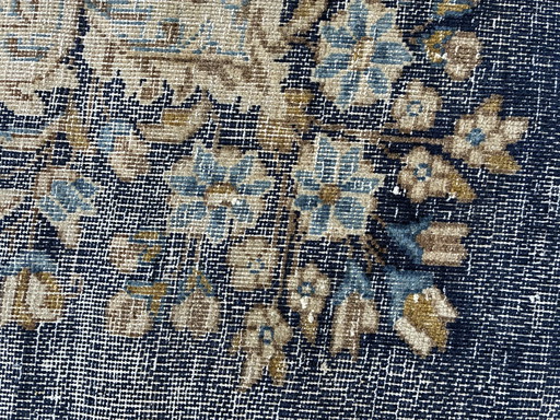 Alfombra Kilim de 330x254 cm con base antideslizante.
