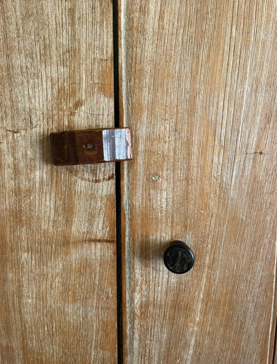 Image 1 of Rustikaler brasilianischer Kleiderschrank mit türkisfarbener Patina – Oficina de Agosto