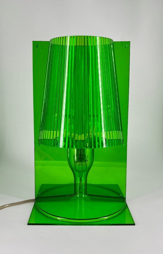 Image 1 of Lampe de table Kartell « Take » verte – Design de Ferruccio Lavia, fabriquée en Italie