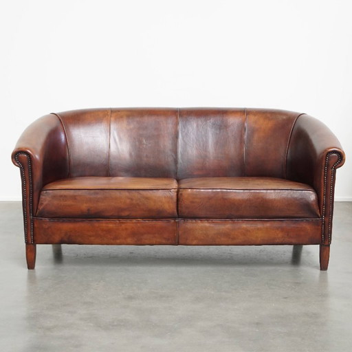 2,5-sitziges Clubsofa aus Schafsleder mit warmer Farbe
