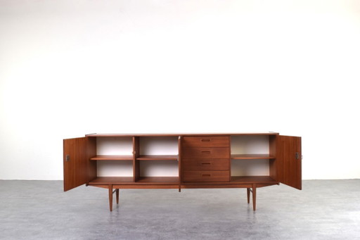 Buffet danois en teck, style milieu du XXe siècle, années 1960.