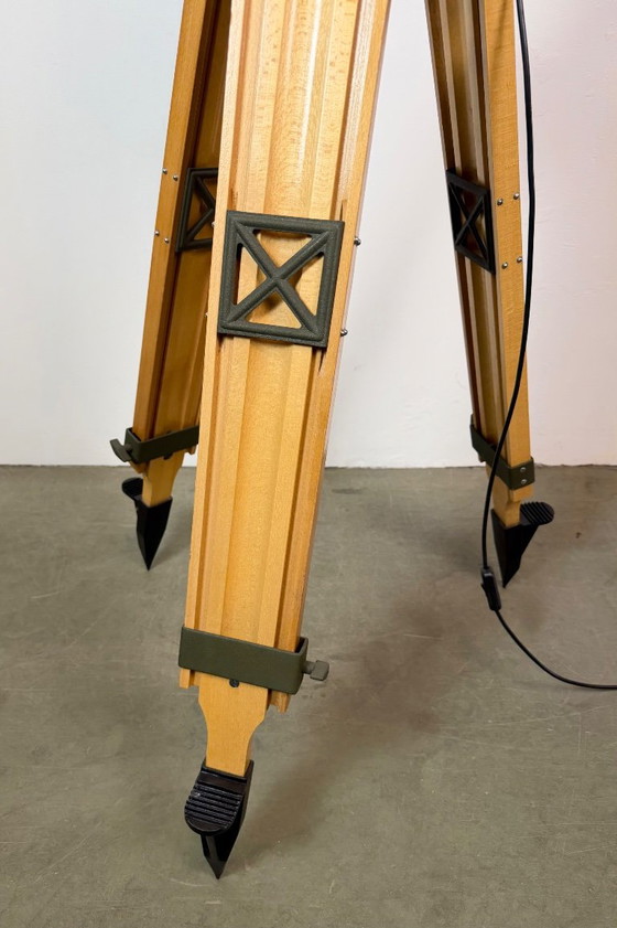 Large Industrial Factory Tesla Spotlight on Wooden Tripod, 1950s, Floor lights, Metal, Brown, Vintage (photo 9 of 15)