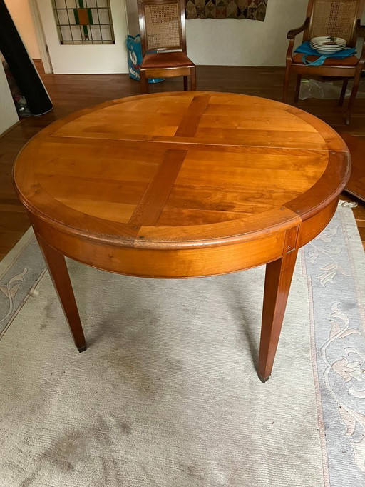 classic dining table and chairs