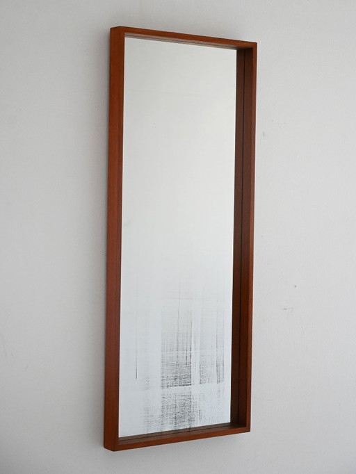 1970er Jahre Skandinavischer Minimalistischer Wandspiegel aus Teakholz