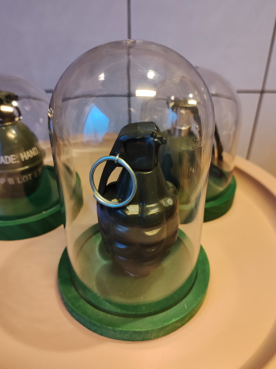 Image 1 of granadas de artes visuales (inertes)