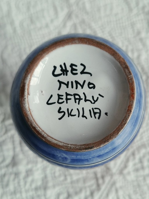 Jarrón de loza siciliana pintado a mano – Chez Nino, Cefalú – 22 cm – vazen, Ceramic (photo 2 of 5)