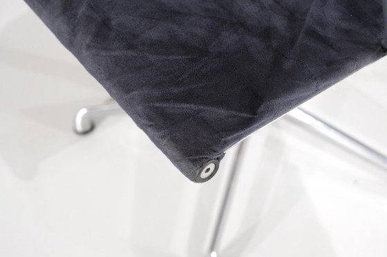 Image 1 of Conjunto de sillones "EA 103" diseñados por Charles Ray Eames para ICF USA, 1969.