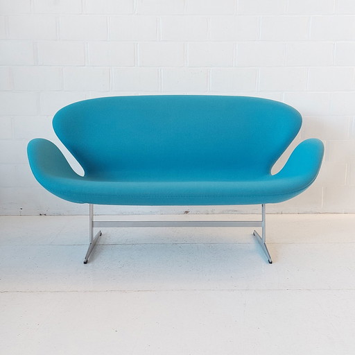Arne jacobsen canape canapé cygne fritz hansen bleu clair