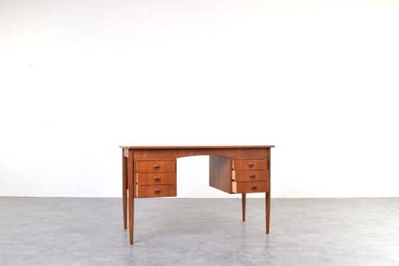 Mid-Century Deens Teakhouten Bureau, jaren 60. – Wood (photo 3 of 17)