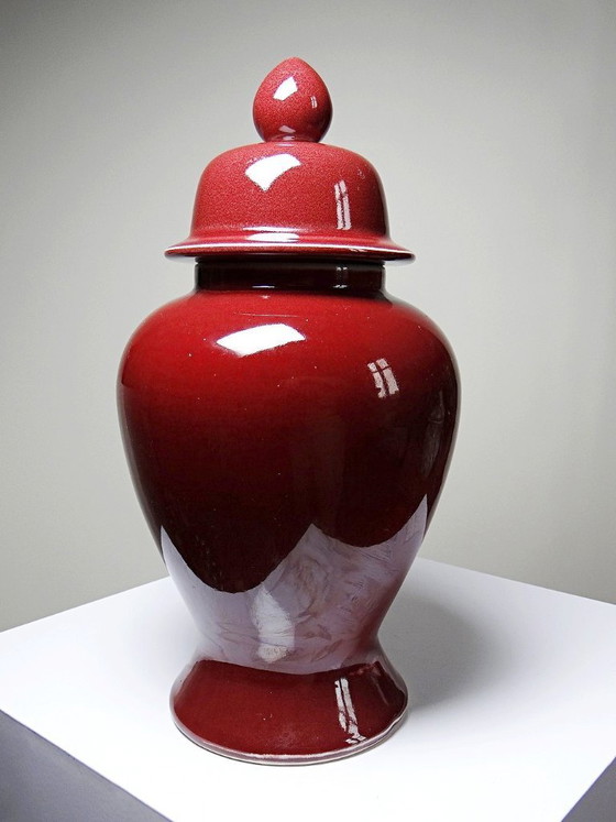 Image 1 of Covered vase, Chinese ginger jar, oxblood and celadon ceramic