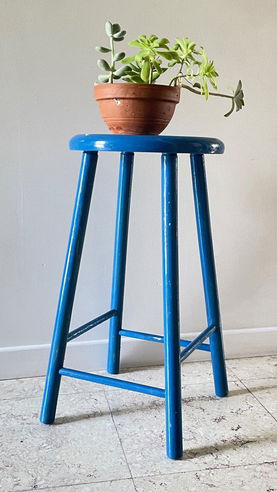 Image 1 of Tabouret Bois Vintage Peinture Bleu Électrique