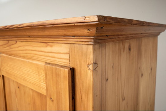 Armadio antico tedesco in pino con appendiabiti e ripiano, fine XIX secolo, Legno, Beige (foto 13 di 16)