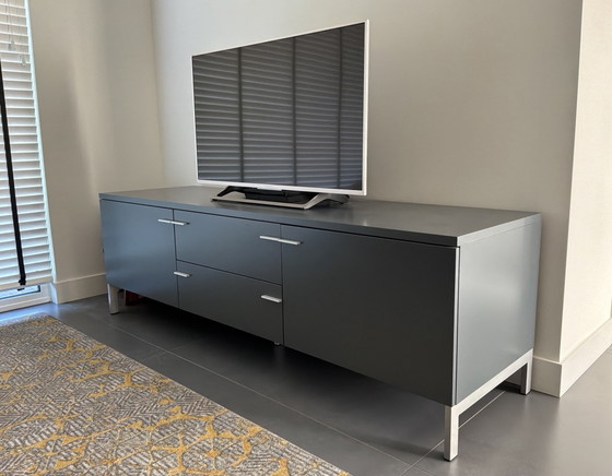 Pastoe Base buffet bas au design épuré – MDF, Métal (photo 2 of 5)