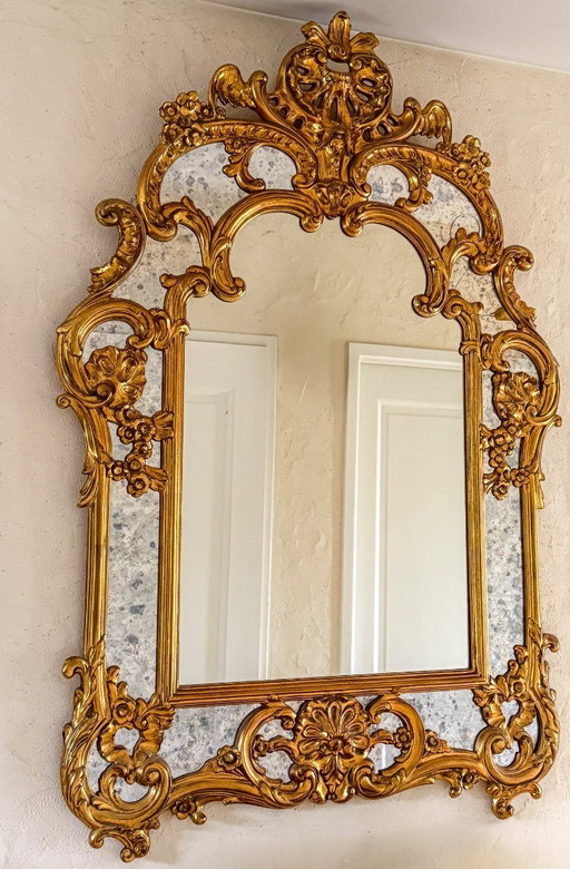 1 Large Regency-style mirror