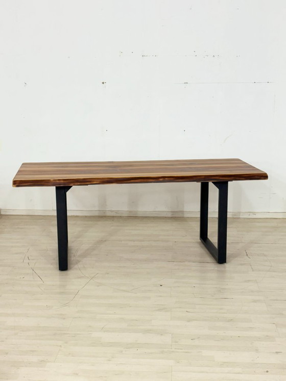 Image 1 of Massief houten eettafel van walnoothout / Tafel / Eettafel / Vergadertafel / Woonkamertafel / 199,5 cm breed