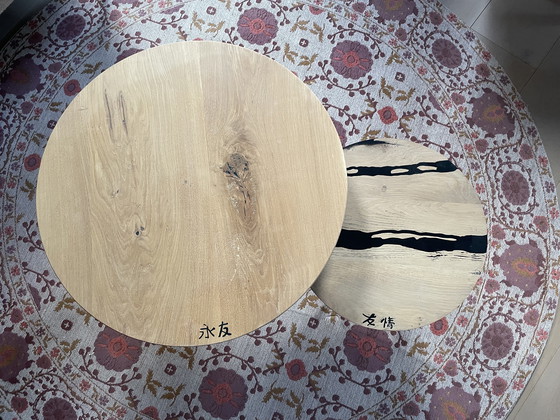 Image 1 of Eikenhouten bijzet tafels 2 stuks