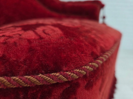 Image 1 of Fauteuil danois à haut dossier, années 1950, revêtement en velours, pieds en bois de hêtre.