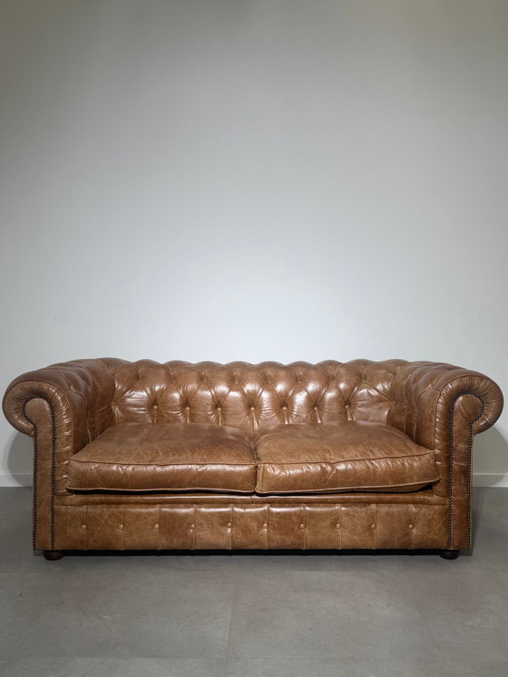 Vintage Chesterfield-bank in cognacbruin leer. – Banken (photo 7 of 7)