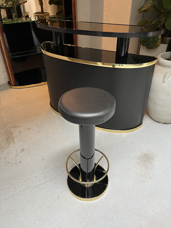 Image 1 of Conjunto de bar, taburetes y muebles de los años 80