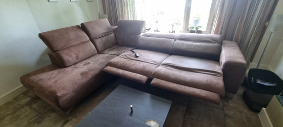 Image 1 of Montel Moved hoekbank met relax functies - choco kleur
