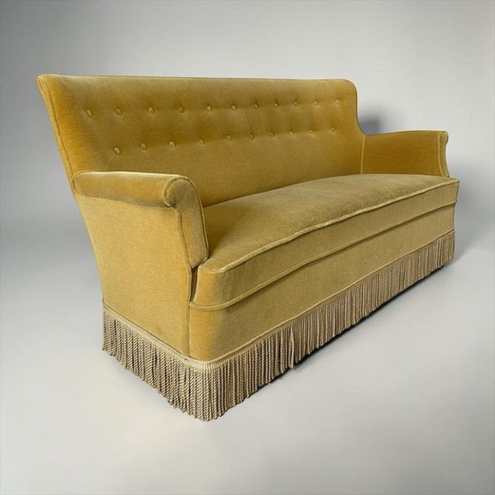 Image 1 of Poltrona/divano/tre posti vintage color giallo ocra con frange