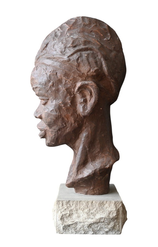 Paul Sersté (1910-2000) Buste en terre cuite Africaniste