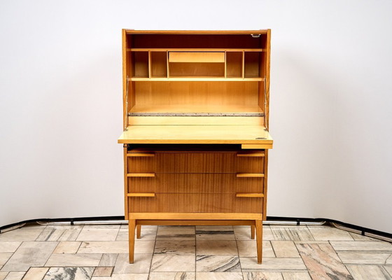 Image 1 of Vintage Highboard van František Mezulánik voor Up Závody, jaren 70, Tsjechoslowakije