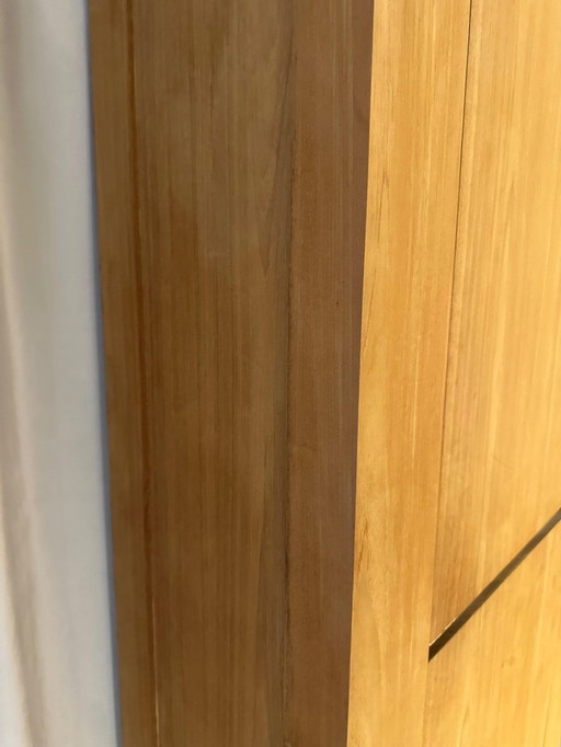 Wunderschöner Teakholz-Kleiderschrank